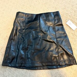 Girls Old Navy Black Faux Leather Skirt Sz 8
